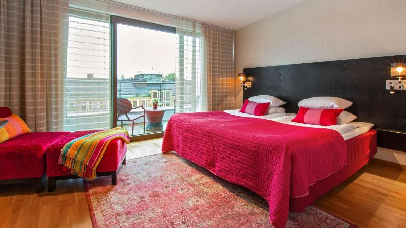 Executive Double Room with Terrace and City View image 4