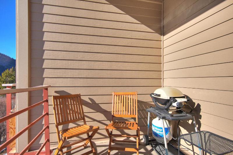 One-Bedroom Apartment image 2