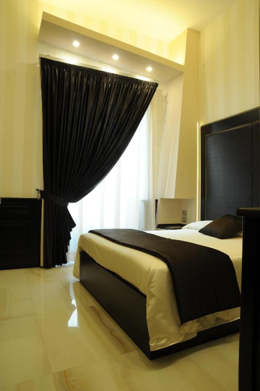 Superior Double Room image 3