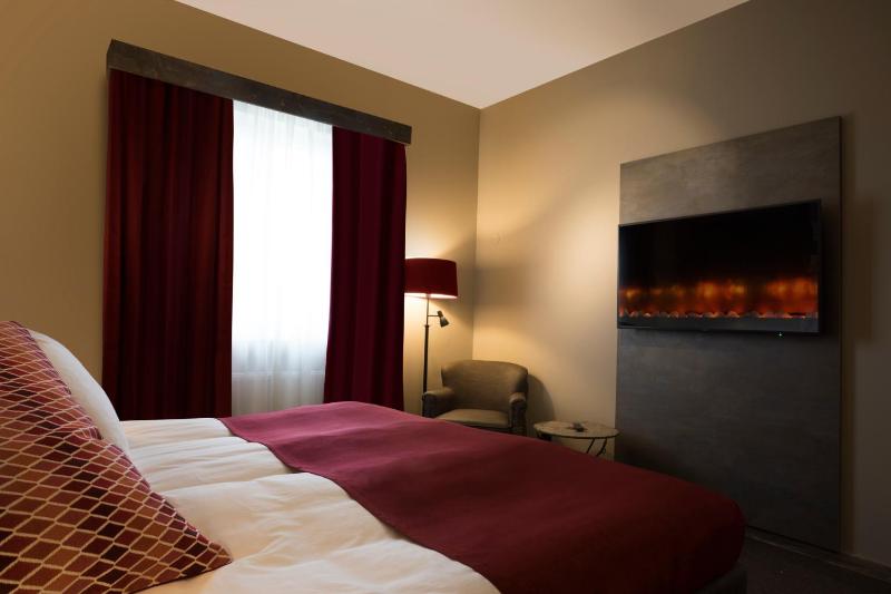Deluxe Family Room (Excluding Spa) image 3