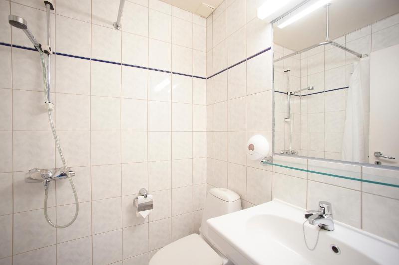 Triple Room with Sea View image 2