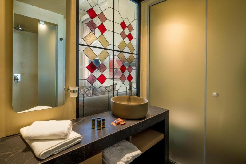 Budget Double Room image 2