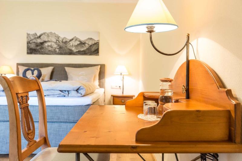 Superior Double Room image 3