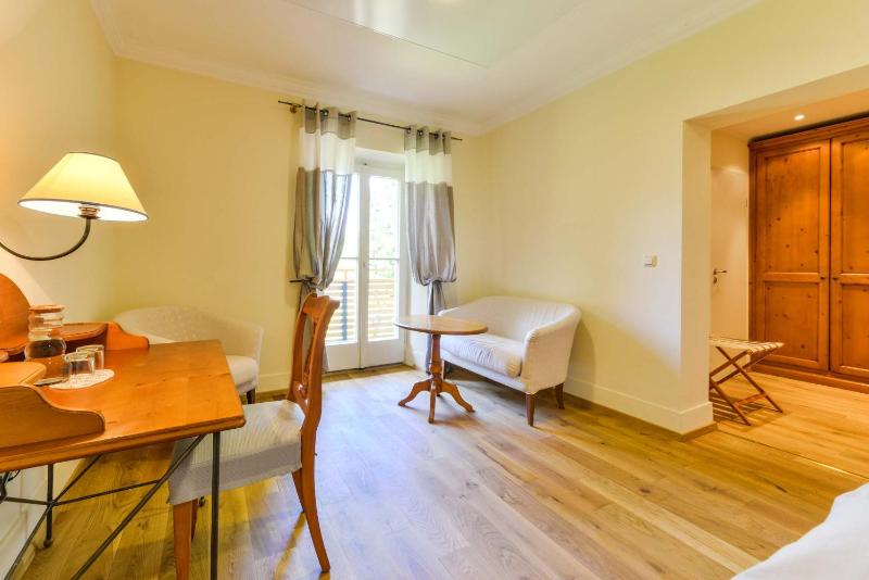 Superior Double Room image 4