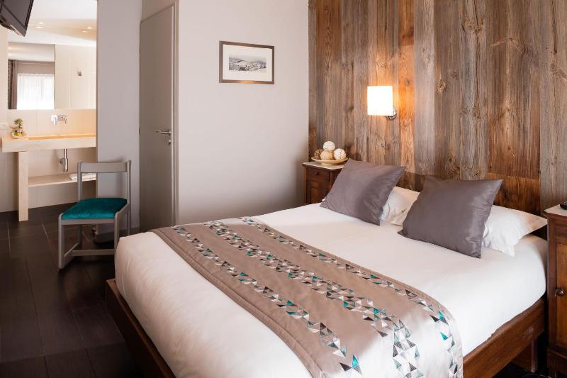 Double Room image 1