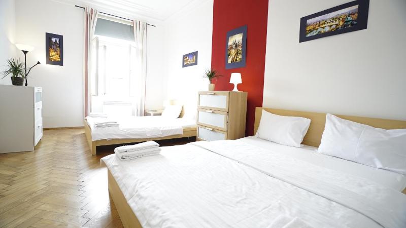 One-Bedroom Apartment image 4