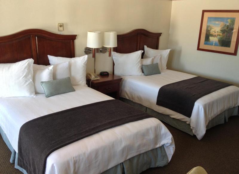 Standard Double Room with Two Double Beds image 4