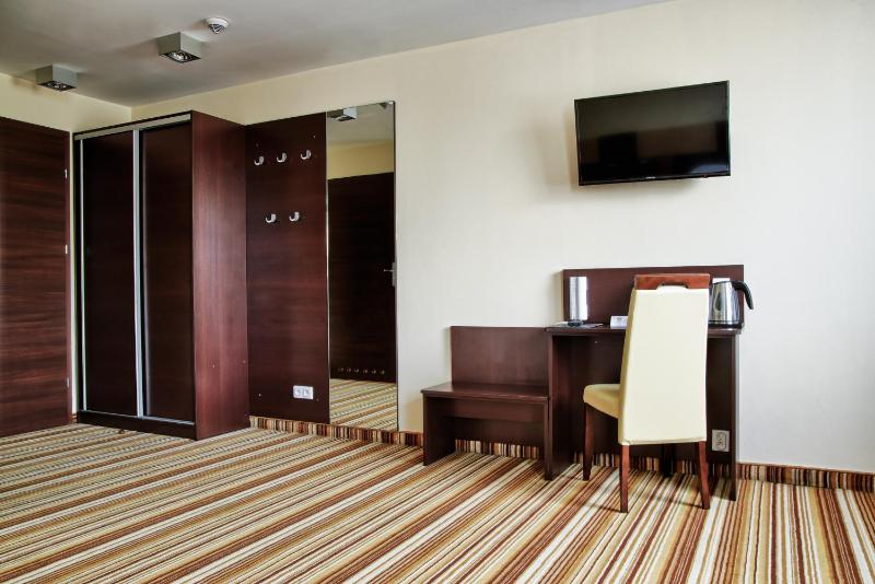 Boutique Hotel's Kwiska - Legnicka - image 25