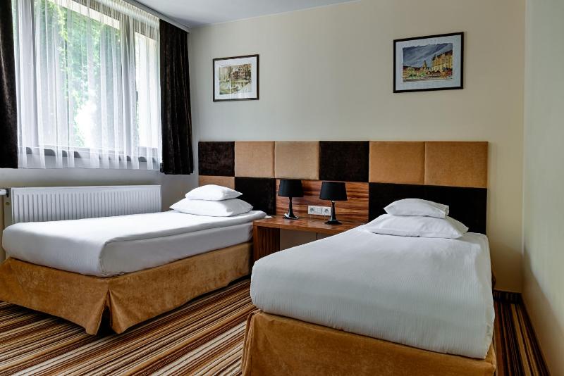 Boutique Hotel's Kwiska - Legnicka - image 42
