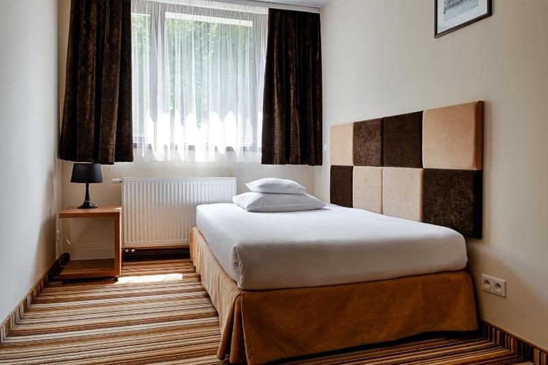 Boutique Hotel's Kwiska - Legnicka - image 48
