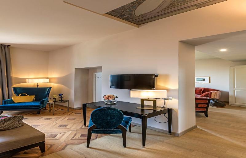 Suite with Lake View image 4
