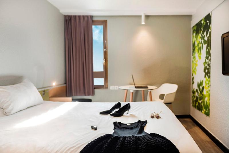 Standard Double Room image 4