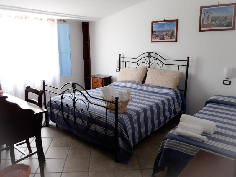 Triple Room with Private Bathroom image 4
