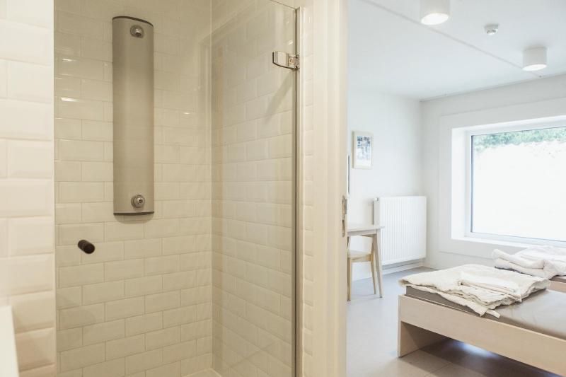 Twin Private Room Ensuite image 3