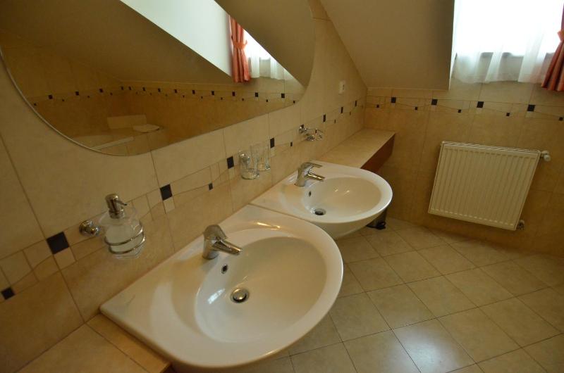 One-Bedroom Suite image 3