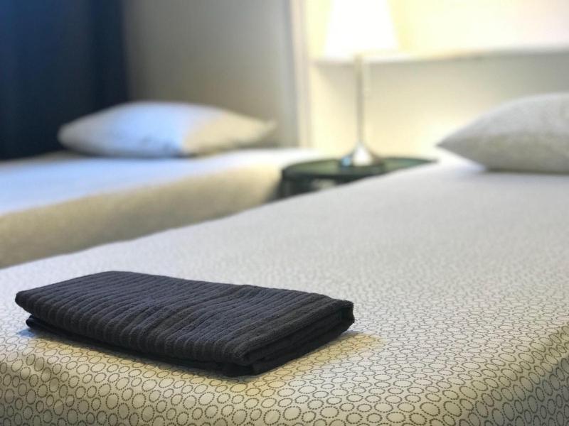 Standard Twin Room with Shared Bathroom image 1