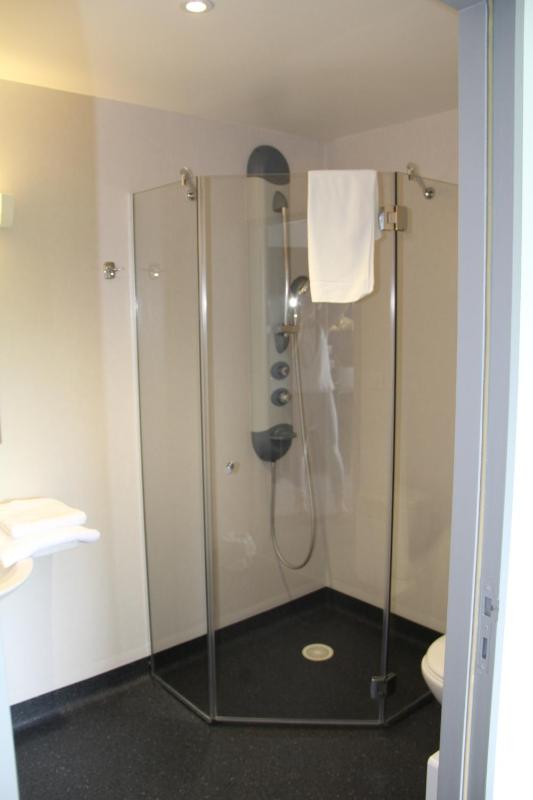 Single Room image 3