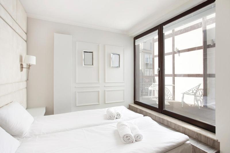 Double Room with Balcony image 3