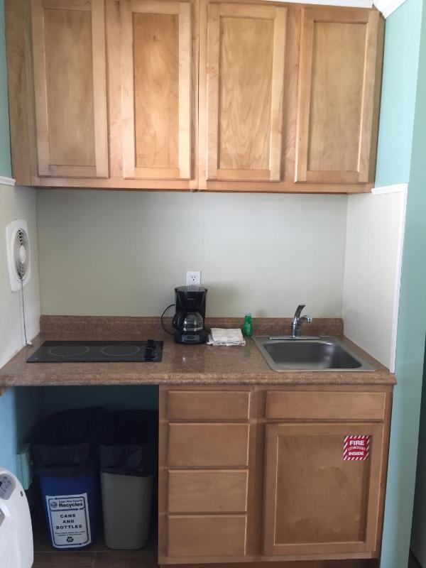 Motel Room with Two Double Beds and Kitchenette- Max 4 image 2