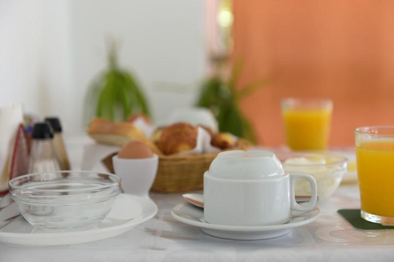 Trianta Hotel Apartments - image 8
