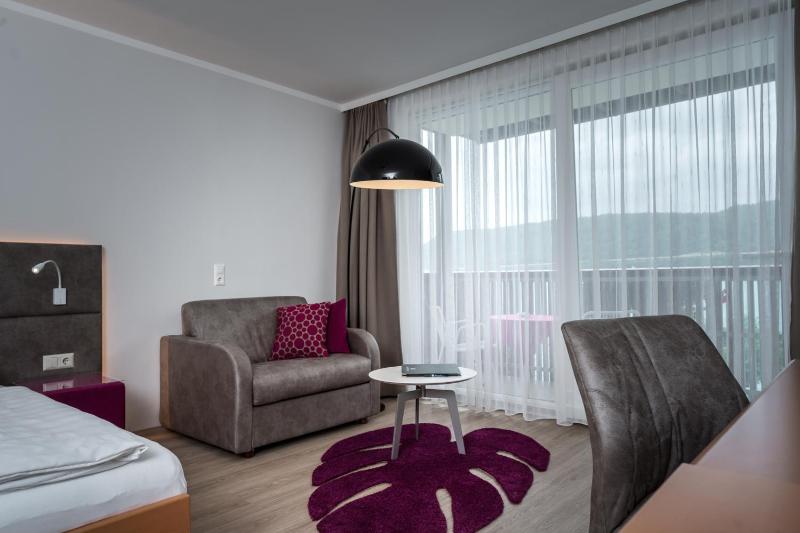Superior Double Room with Lake View image 2