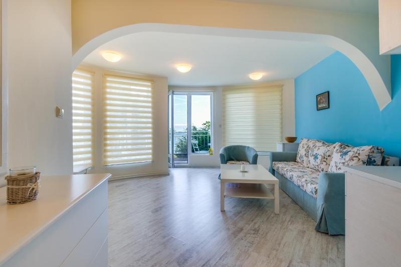Superior Suite with Sea View - Sea Foam image 2