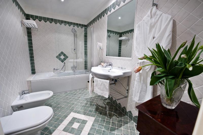 Triple Room image 2