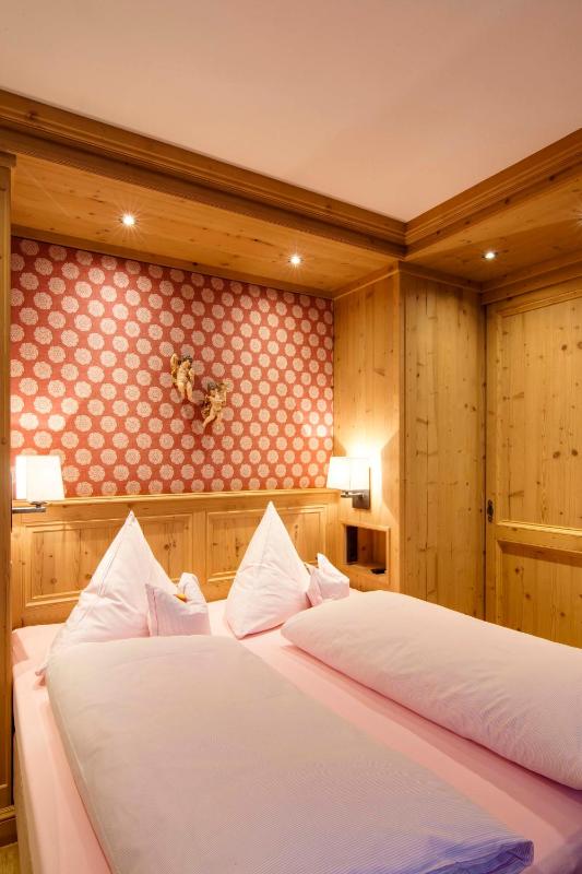 Deluxe Double Room image 1