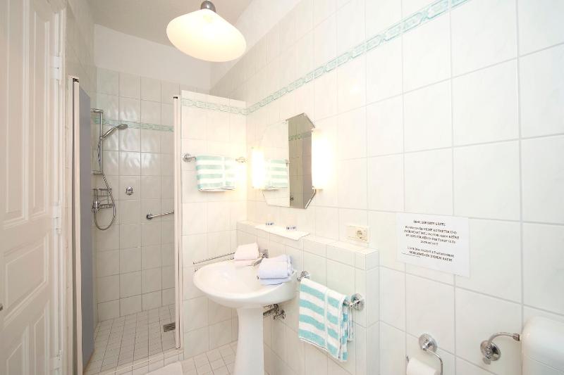 Double Room image 2