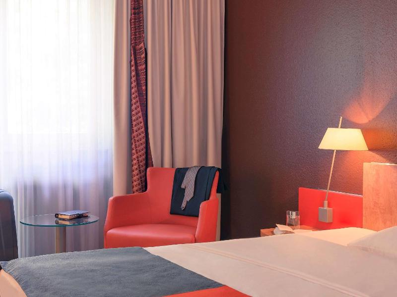 Standard Double Room with City View image 1