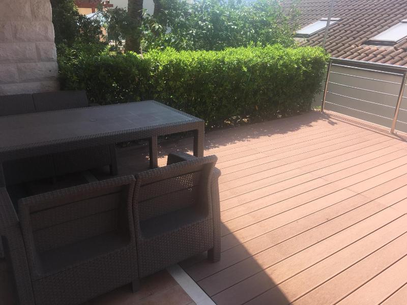 Apartment with Garden View image 3