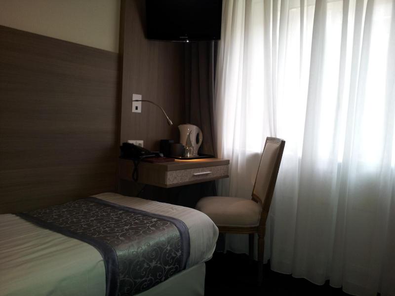 Single Room image 4