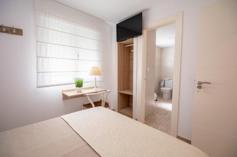 Double Room image 1