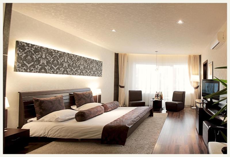 Superior Double Room with Balcony image 4