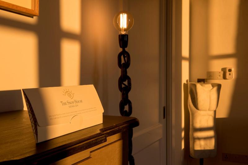 Superior Double Room image 3