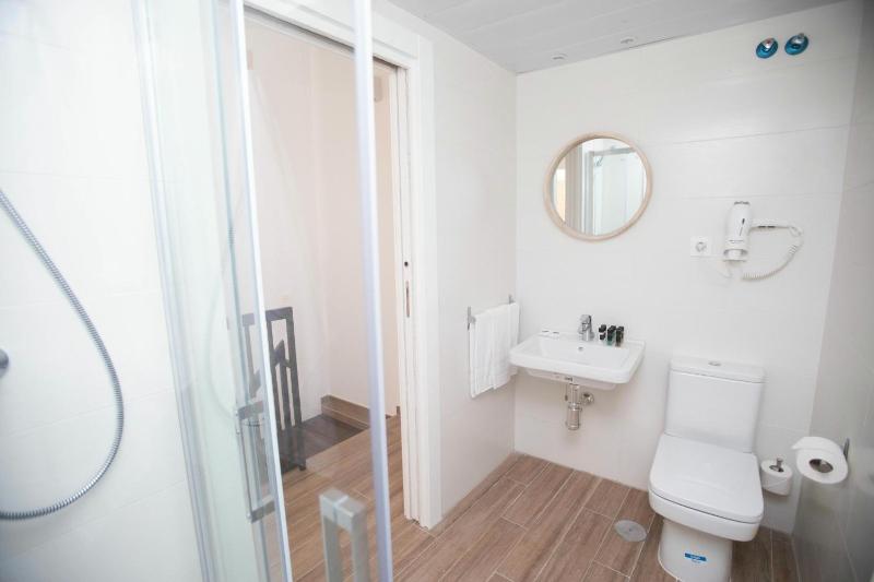 One-Bedroom Duplex Apartment image 2