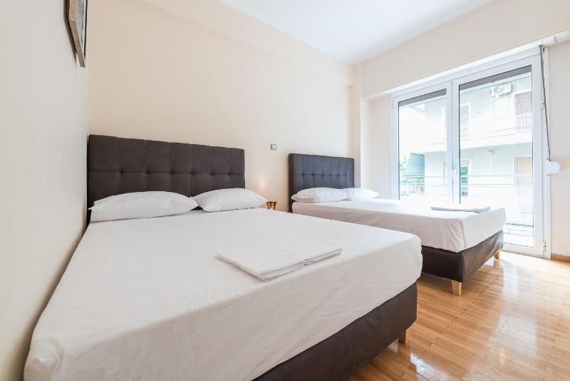 Victoria Familia Apartments - image 3