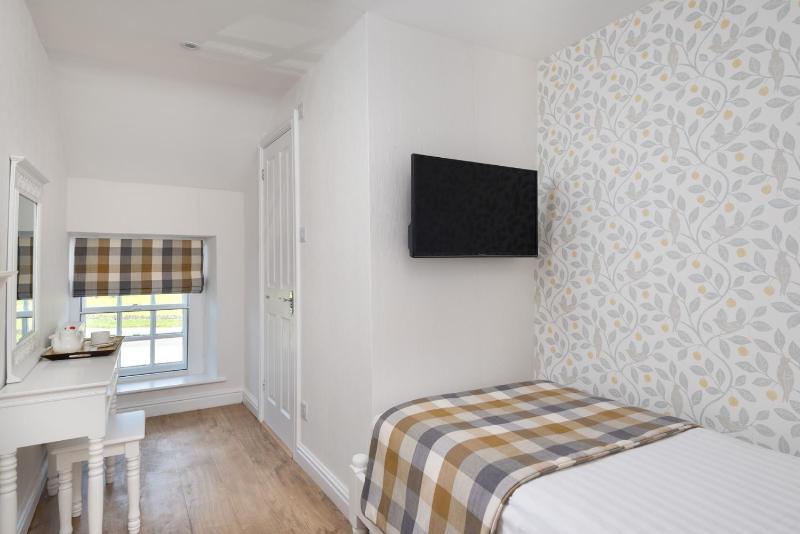Single Room image 2
