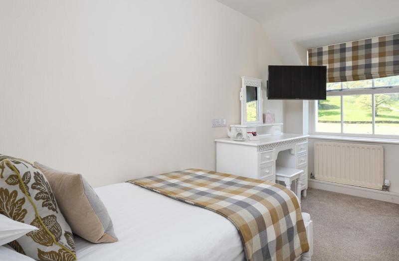 Single Room image 3