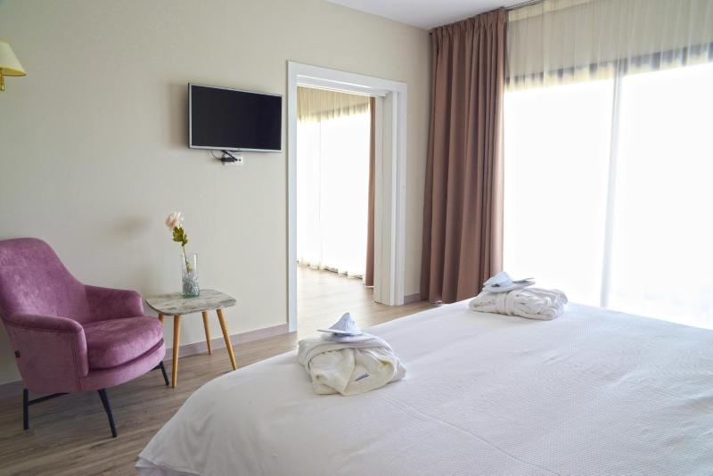 Junior Suite (2 Adults + 2 Children) image 4