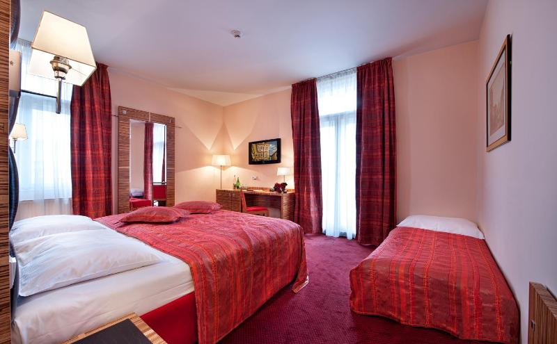  Double Room with Extra Bed image 4