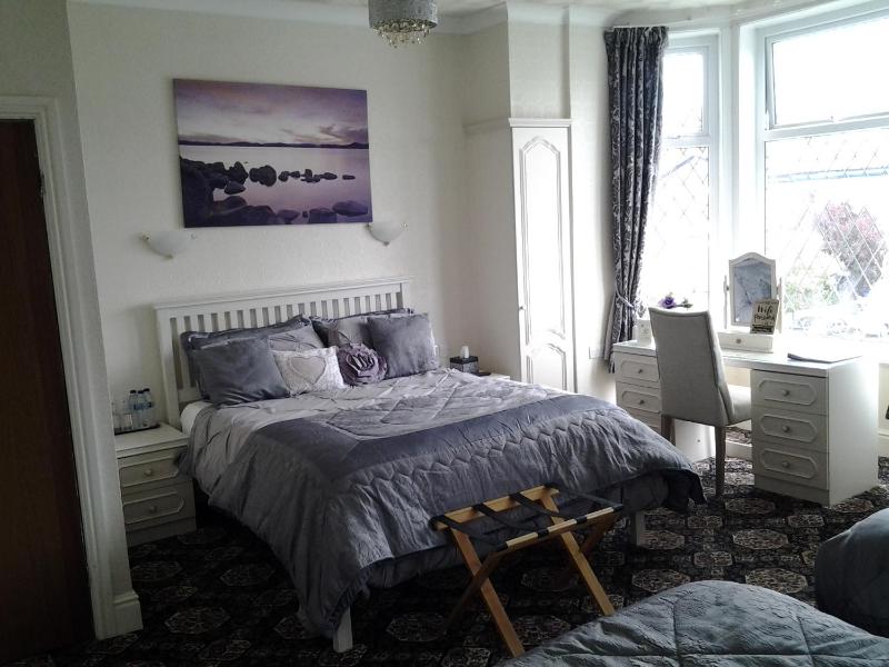 Family Room image 1