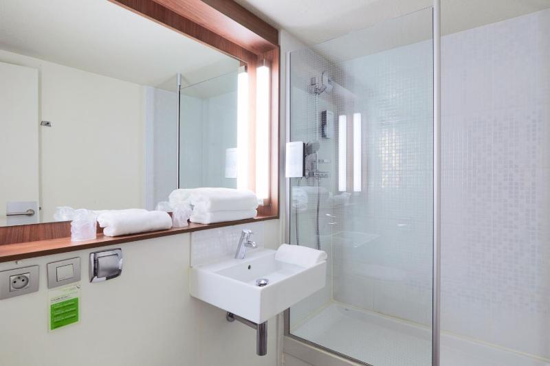 Triple Room with 1 Double Bed and 1 Junior Bed (-10 Years) image 2