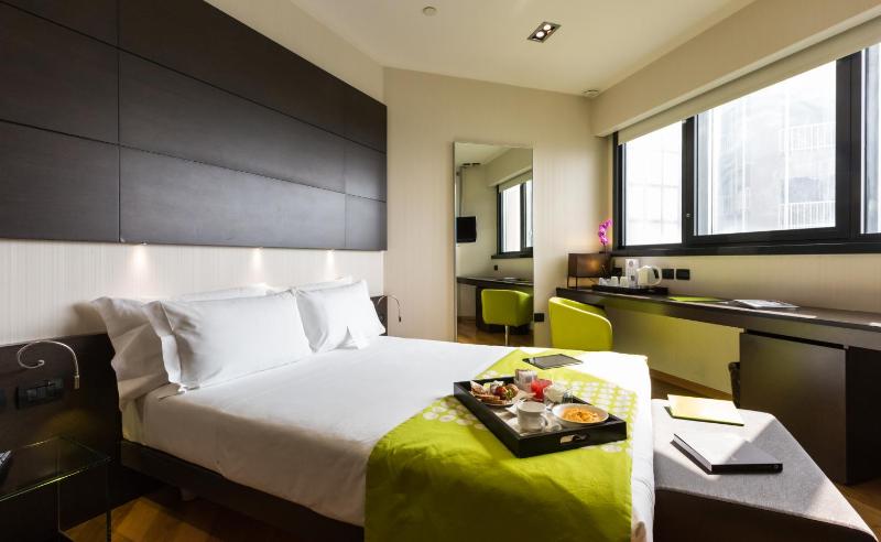 Standard King Room - Non-Smoking image 3
