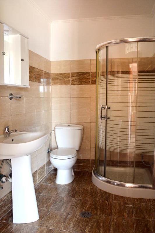 One-Bedroom Apartment image 1