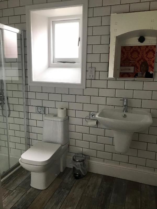 Double Room image 4