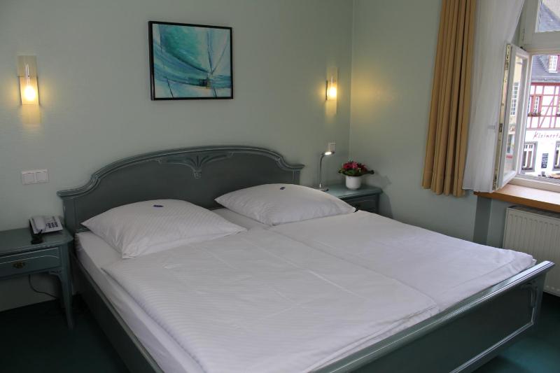 Double Room image 2