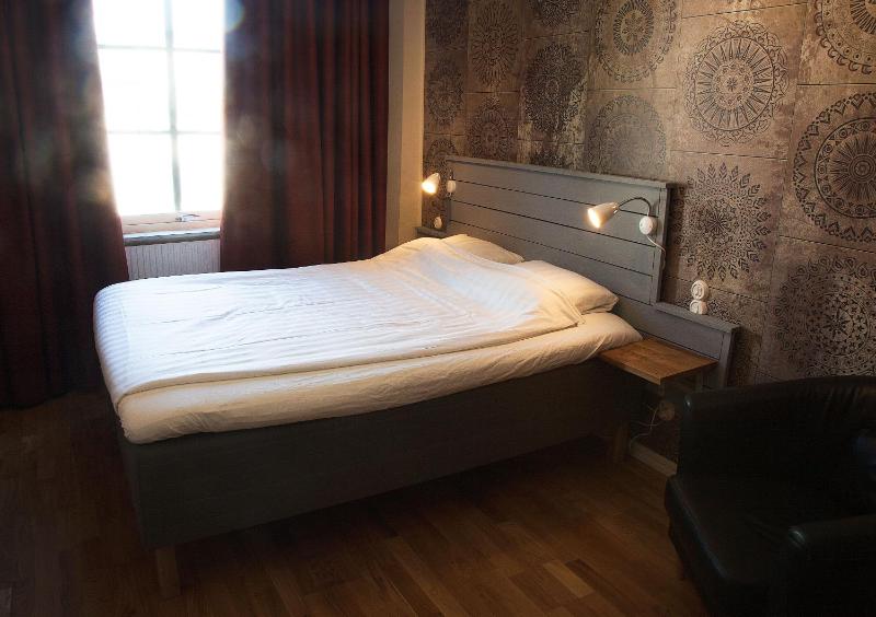 Standard Double or Twin Room image 4