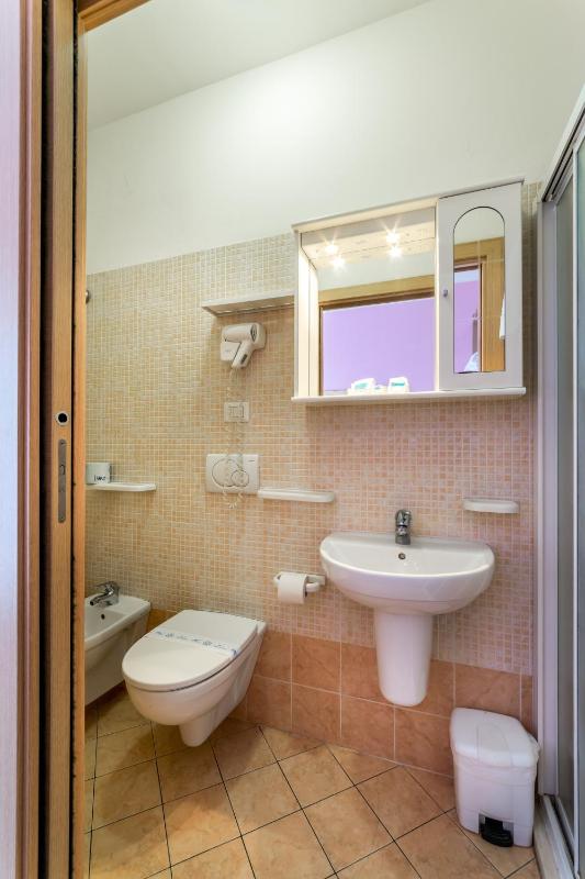 Triple Room image 4