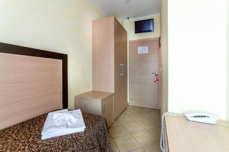 Single Room with Balcony image 4